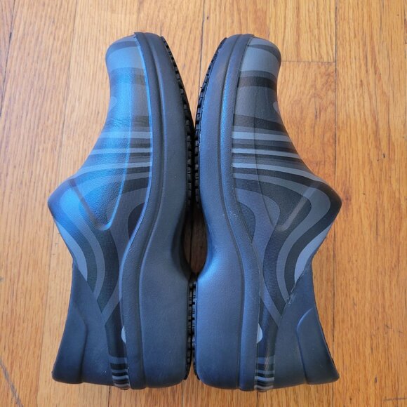 Crocs 6 Gray Camo Clogs Chunky Heels Slip On Comfort Rubber Nurse Slip Resisting - Picture 4 of 9